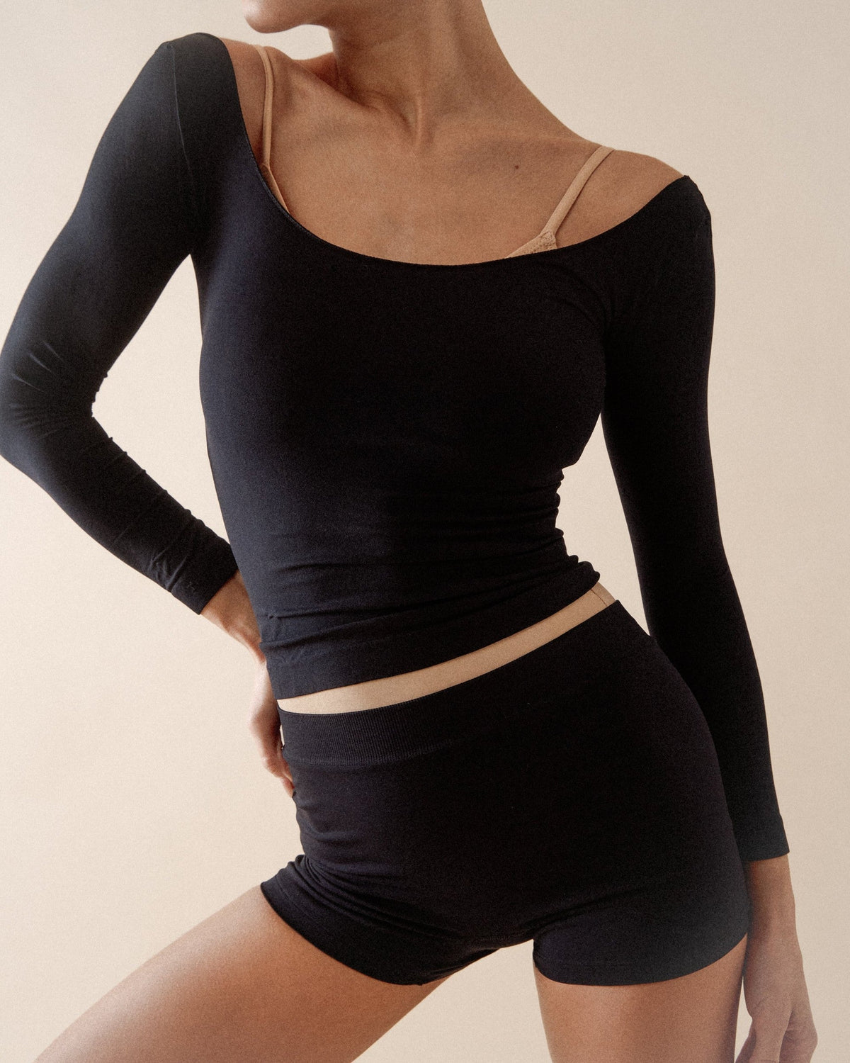 Shorty seamless